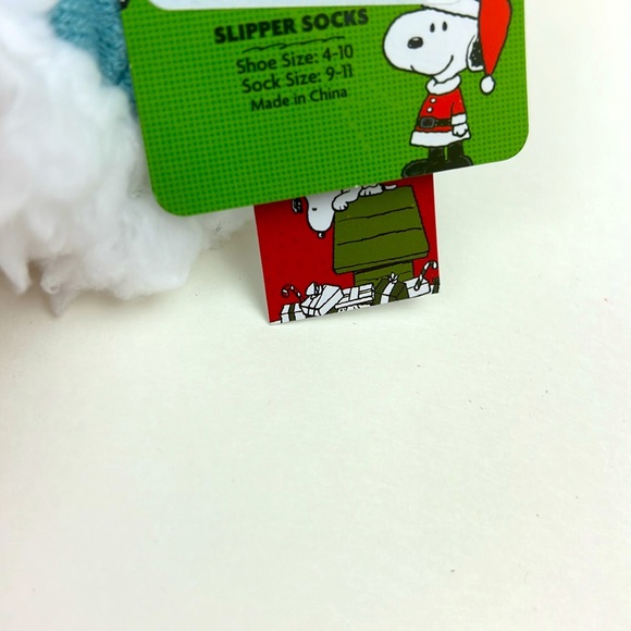 Snoopy slipper socks, shoe size 4-10, NWT, Winter soft blue snow design - Picture 8 of 11